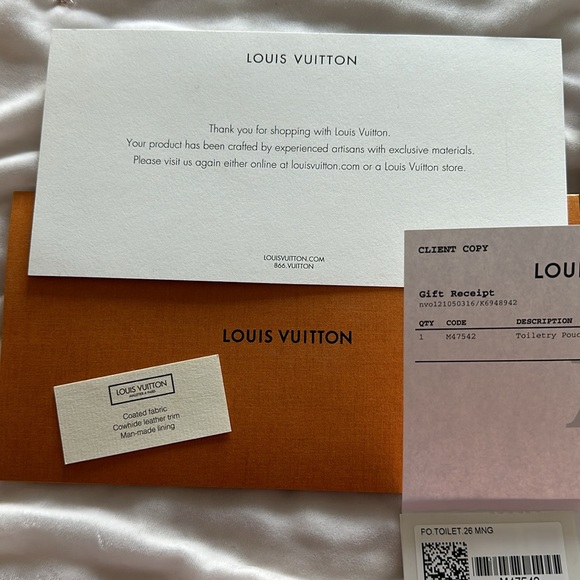 AUTHENTIC LOUIS VUITTON TOILETRY POUCH 26. Excellent condition. - Picture 6 of 14